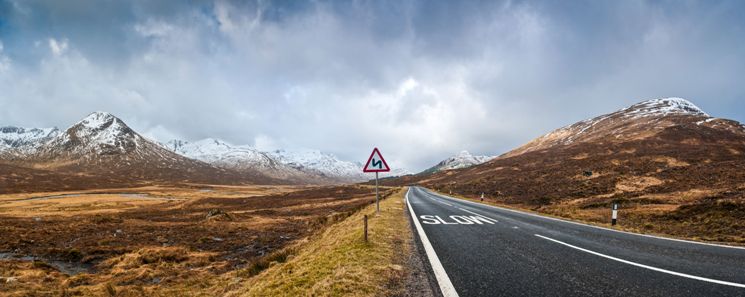 malerische Autofahrten durch Schottland