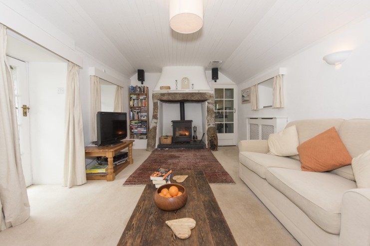 cottage lands end mit hund