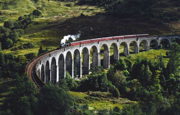 Glenfinnan Viaduct Hogwarts-Express-schottland